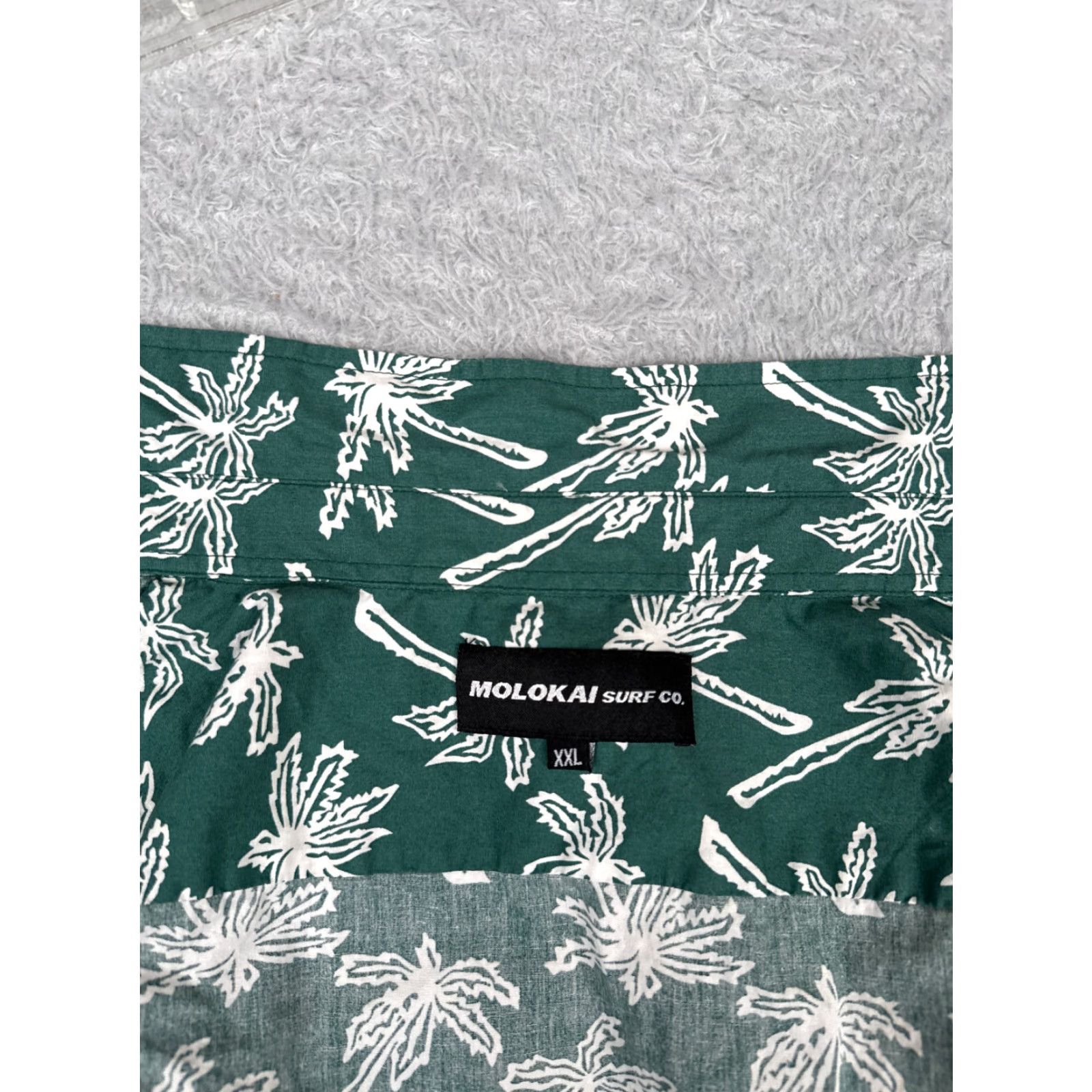CO Molokai Surf Co Shirt Adult 2XL Green Palm Print 100% Cotton Short Sleeve Button-Up Hawaiian Mens Shirt Size US XXL / EU 58 / 5 - 3 Thumbnail