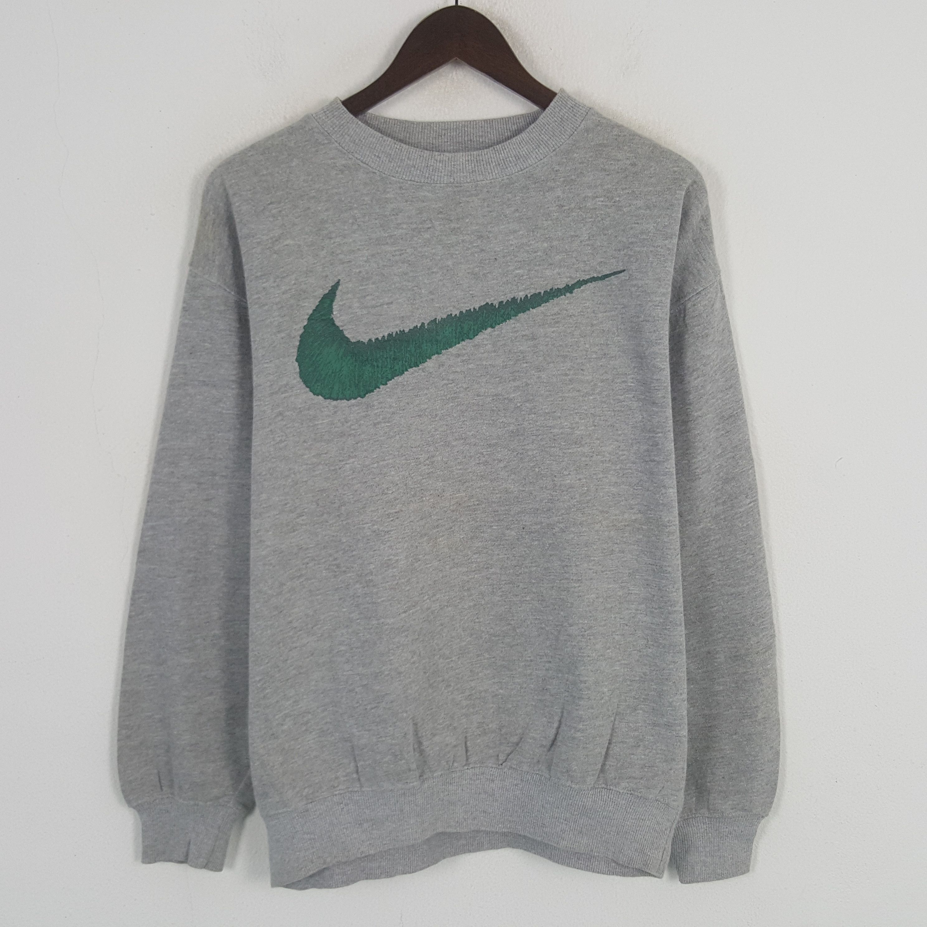 Nike × Vintage Vintage Nike Swoosh Sweatshirt Size US L / EU 52-54 / 3 - 1 Thumbnail