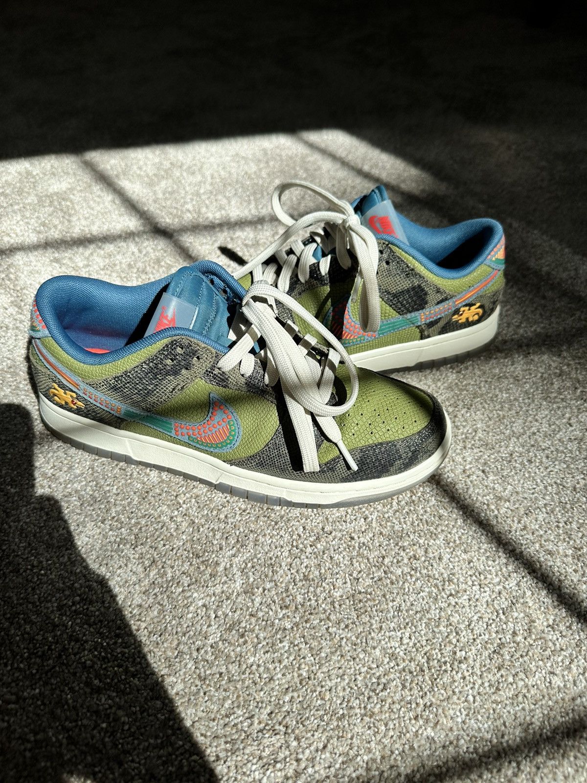 image of Nike Dunk Low 'siempre Familia' Shoes in Green, Men's (Size 7.5)