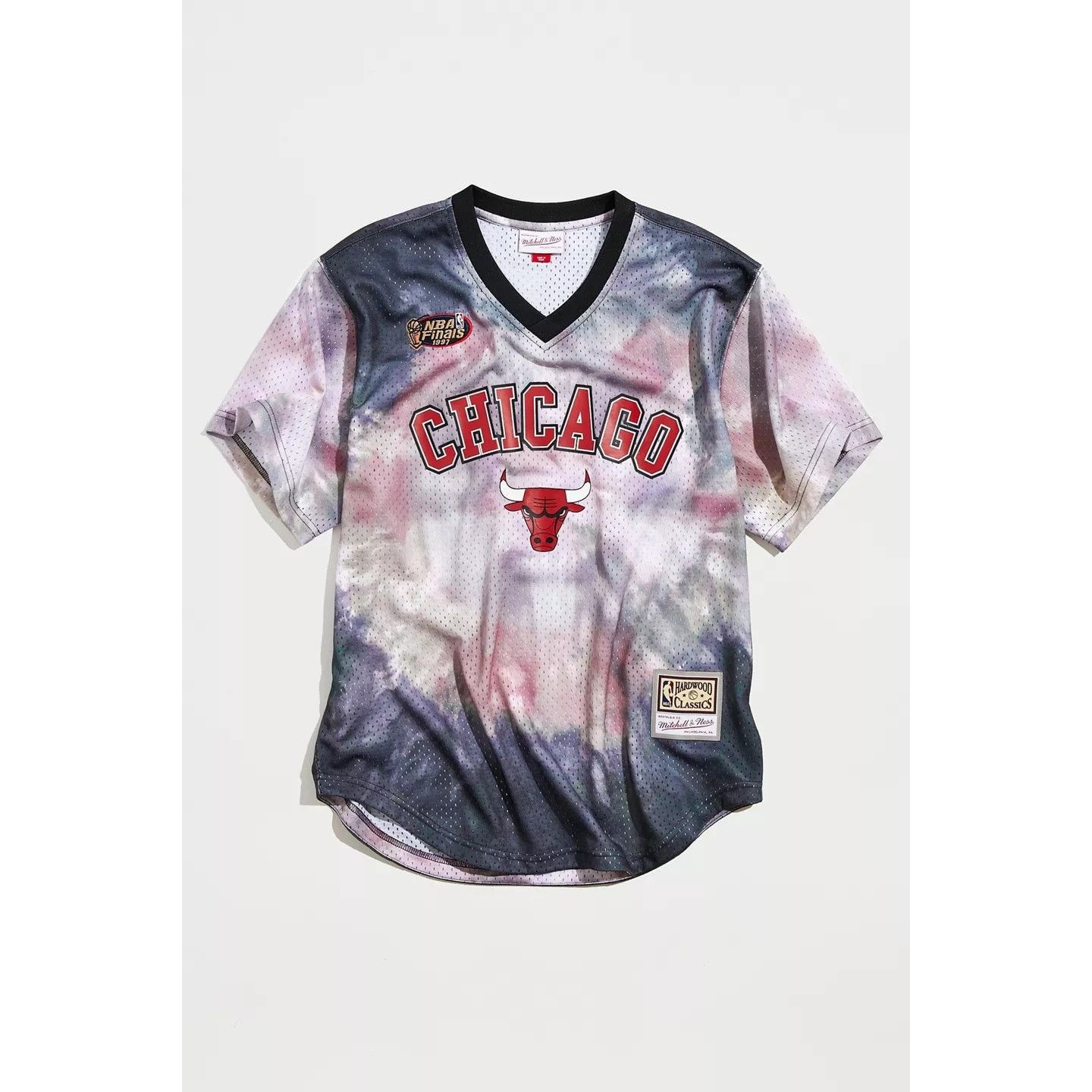 Mitchell & Ness × Urban Outfitters New UO Mitchell & Ness Chicago Bulls Tie-Dye Mesh Jersey Tee Size US L / EU 52-54 / 3 - 2 Thumbnail