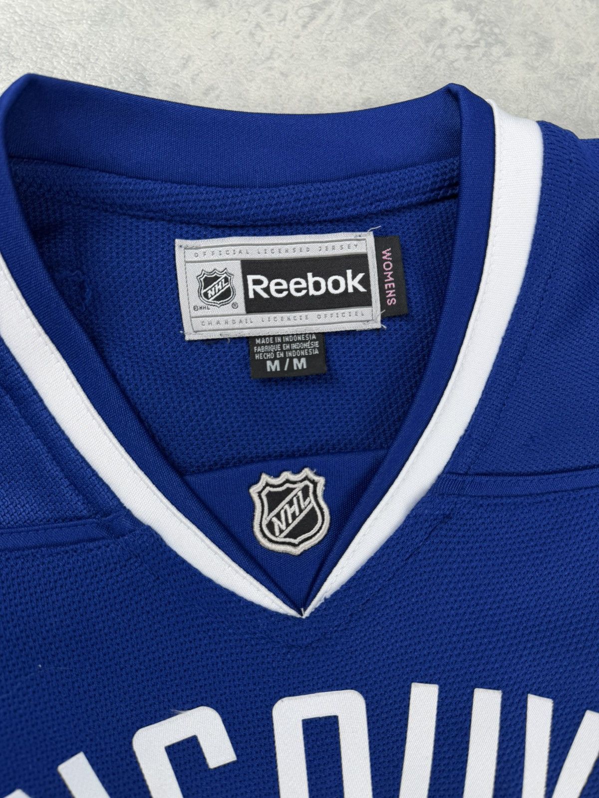 NHL Reebok NHL Vancouver Canucks Hockey Jersey Womens M Size M / US 6-8 / IT 42-44 - 8 Thumbnail