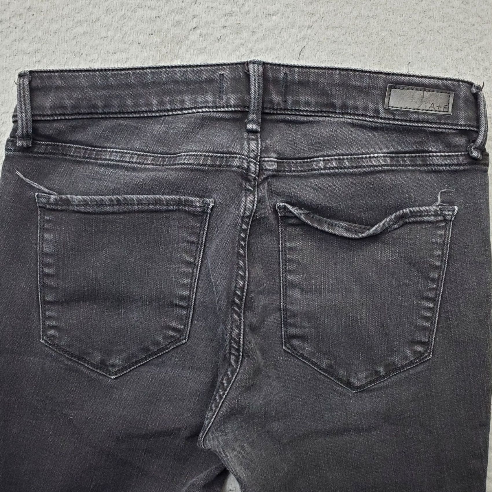 Abercrombie & Fitch Abercrombie & Fitch Skinny Jeans Womens 28 Black Cotton Distressed Frayed Hem Jeans Size 28" / US 6 / IT 42 - 8 Thumbnail