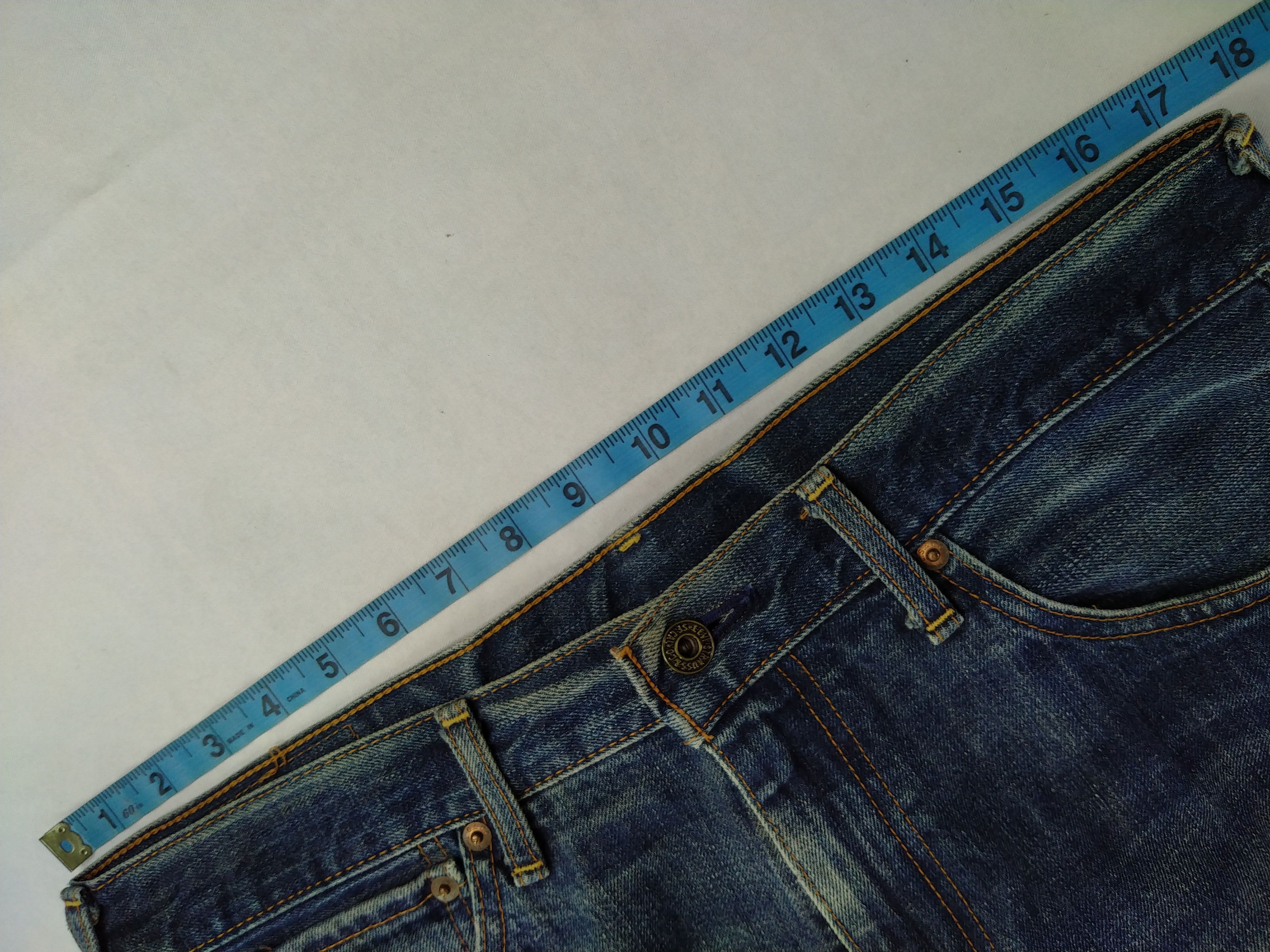 Levi's Distressed Vintage Levi's 504 Jeans 35x29.5 Denim -JN885 Size US 35 - 5 Thumbnail