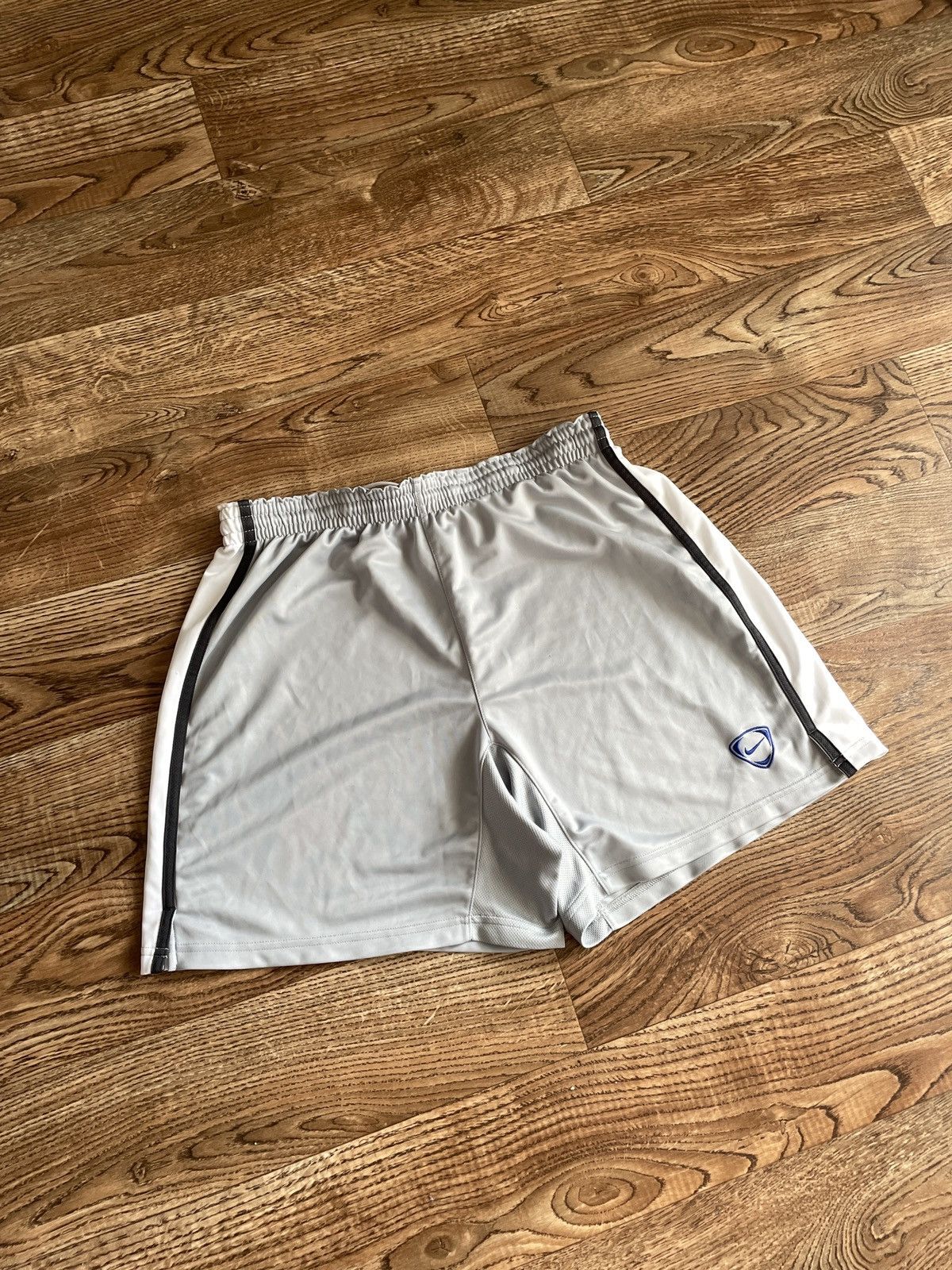 Nike × Vintage Vintage Nike Shorts Baggy Mini Swoosh Mens M Size Y2K 90s Size US 32 / EU 48 - 2 Thumbnail