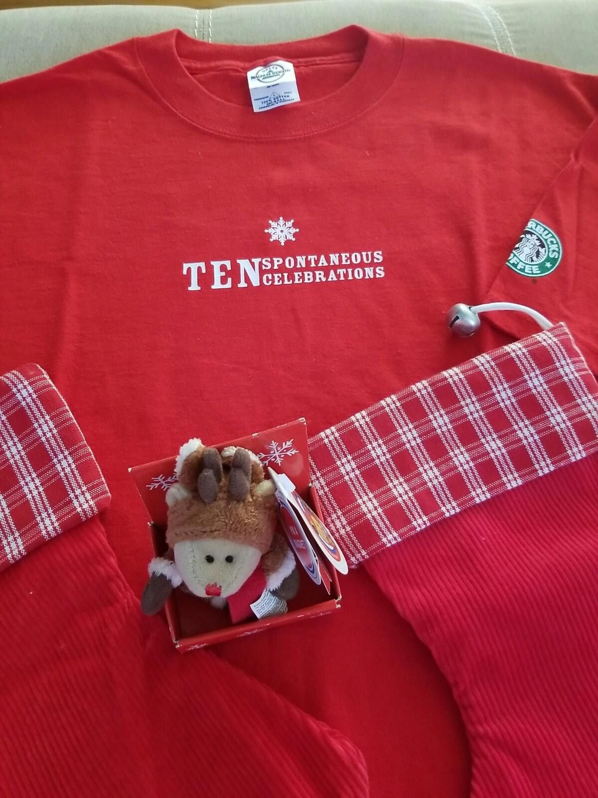 Other STARBUCKS Christmas GIFT SET, T Shirt, Magnet,Stockings RARE Size ONE SIZE - 2 Thumbnail