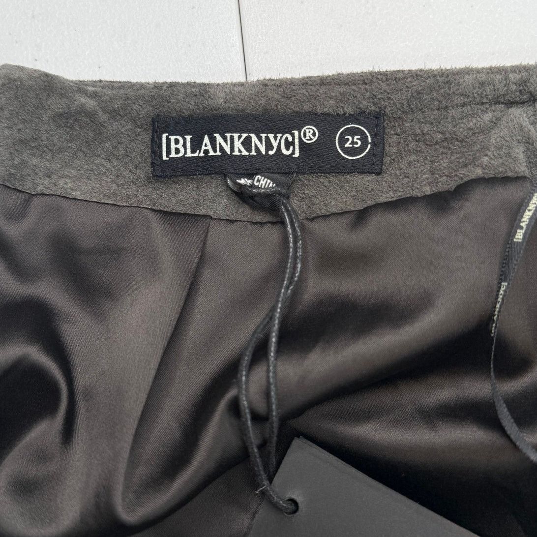 BLANKNYC NWT Blank NYC Road Trip Mini Skirt Suede Front Slit Zip Size 25" / US 0 / IT 36 - 6 Thumbnail