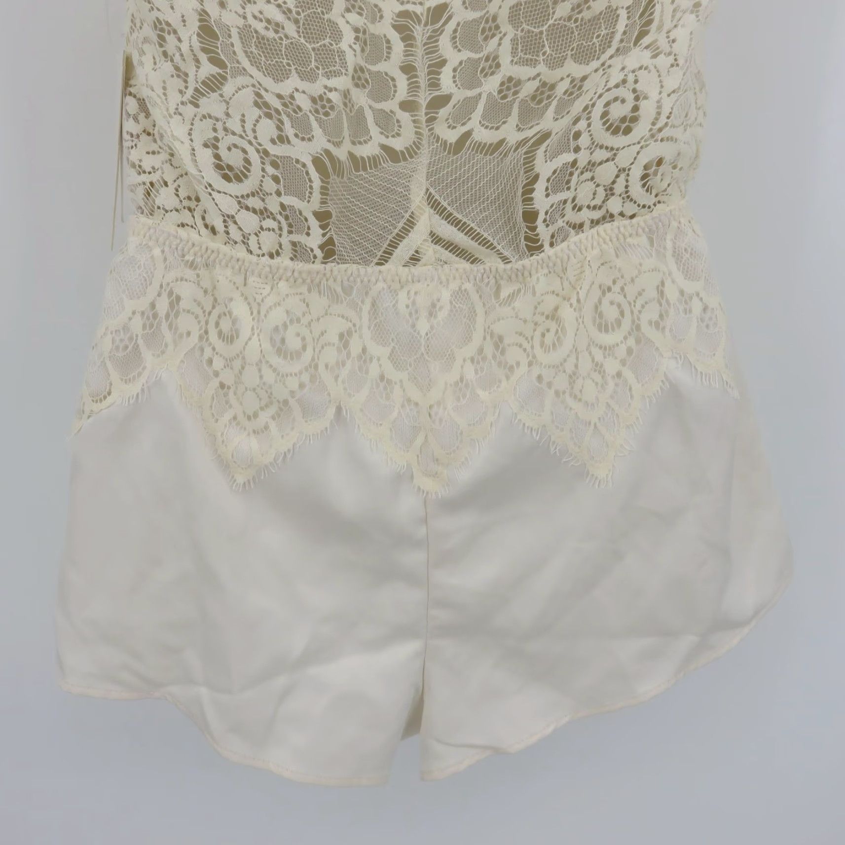 Vintage Flora Nikrooz Women XS Cream Floral Lace Romper One Piece NEW Size 26" / US 2 / IT 38 - 7 Thumbnail