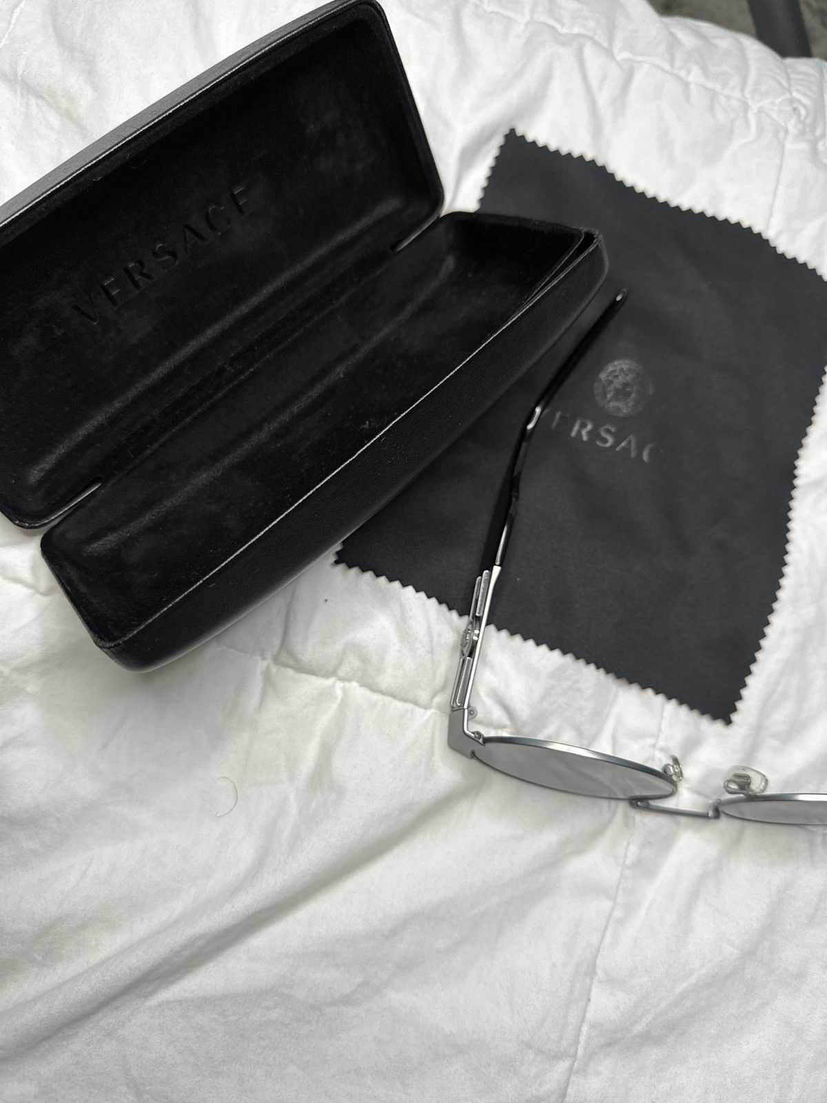 Versace Black and grey Versace sunglasses purchased from neiman Size ONE SIZE - 6 Thumbnail