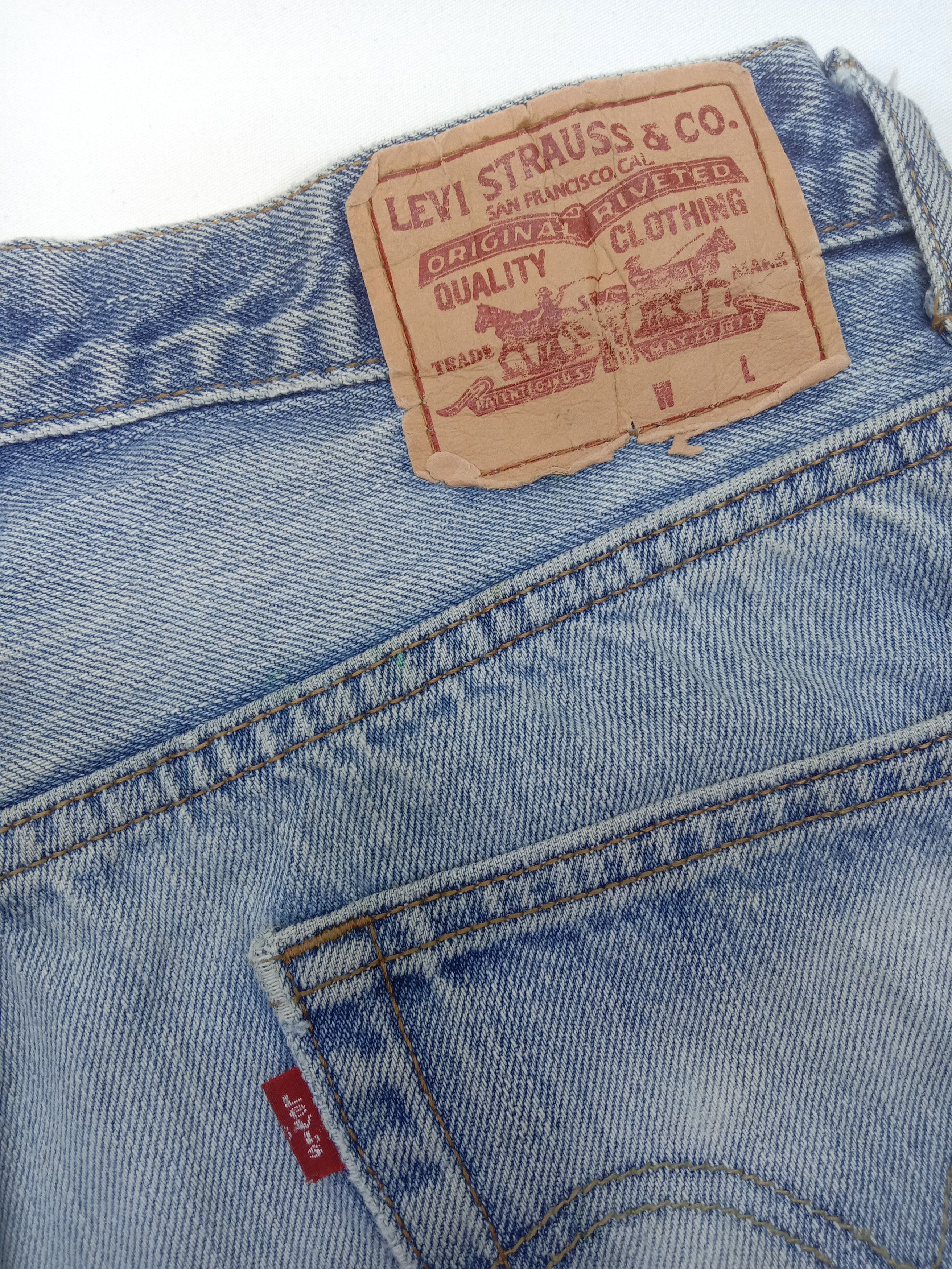 Levi's Vintage Levi's 550 Light Wash Jeans Relaxed Fit Denim Size US 33 - 12 Thumbnail