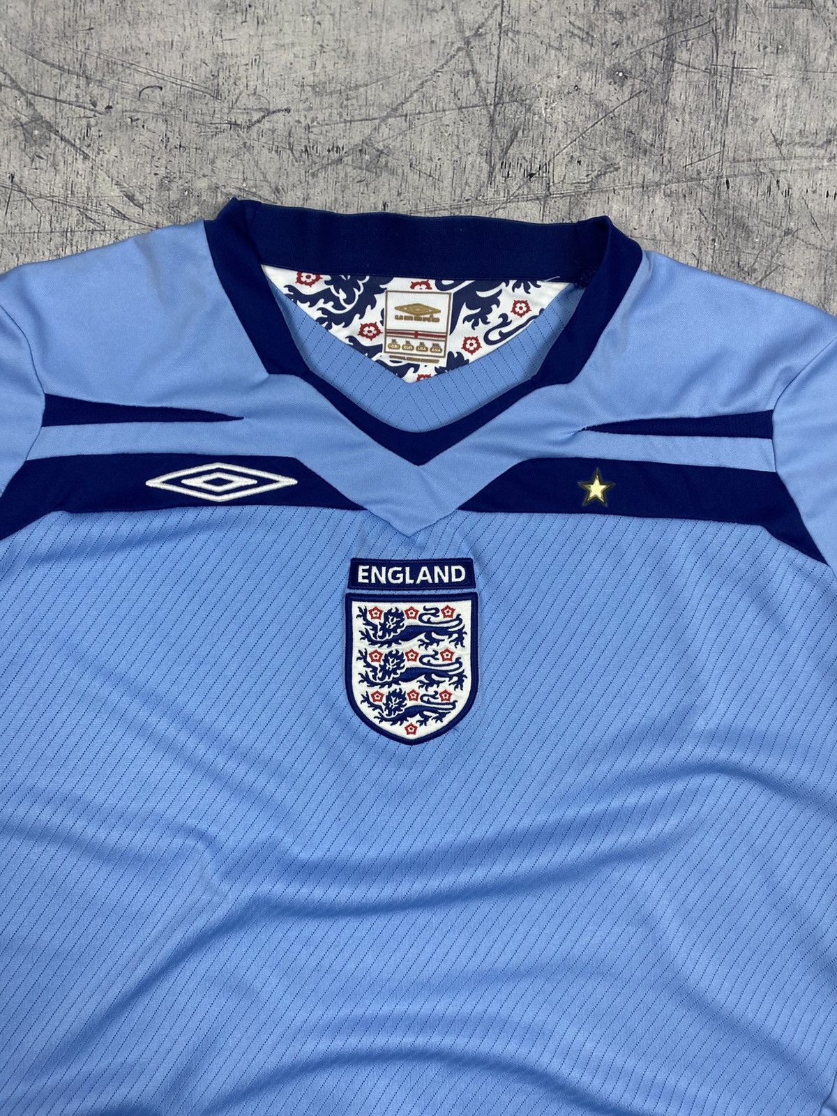 Umbro England 2008–10 Goalkeeper Umbro Jersey – Size XL Size US XL / EU 56 / 4 - 5 Thumbnail