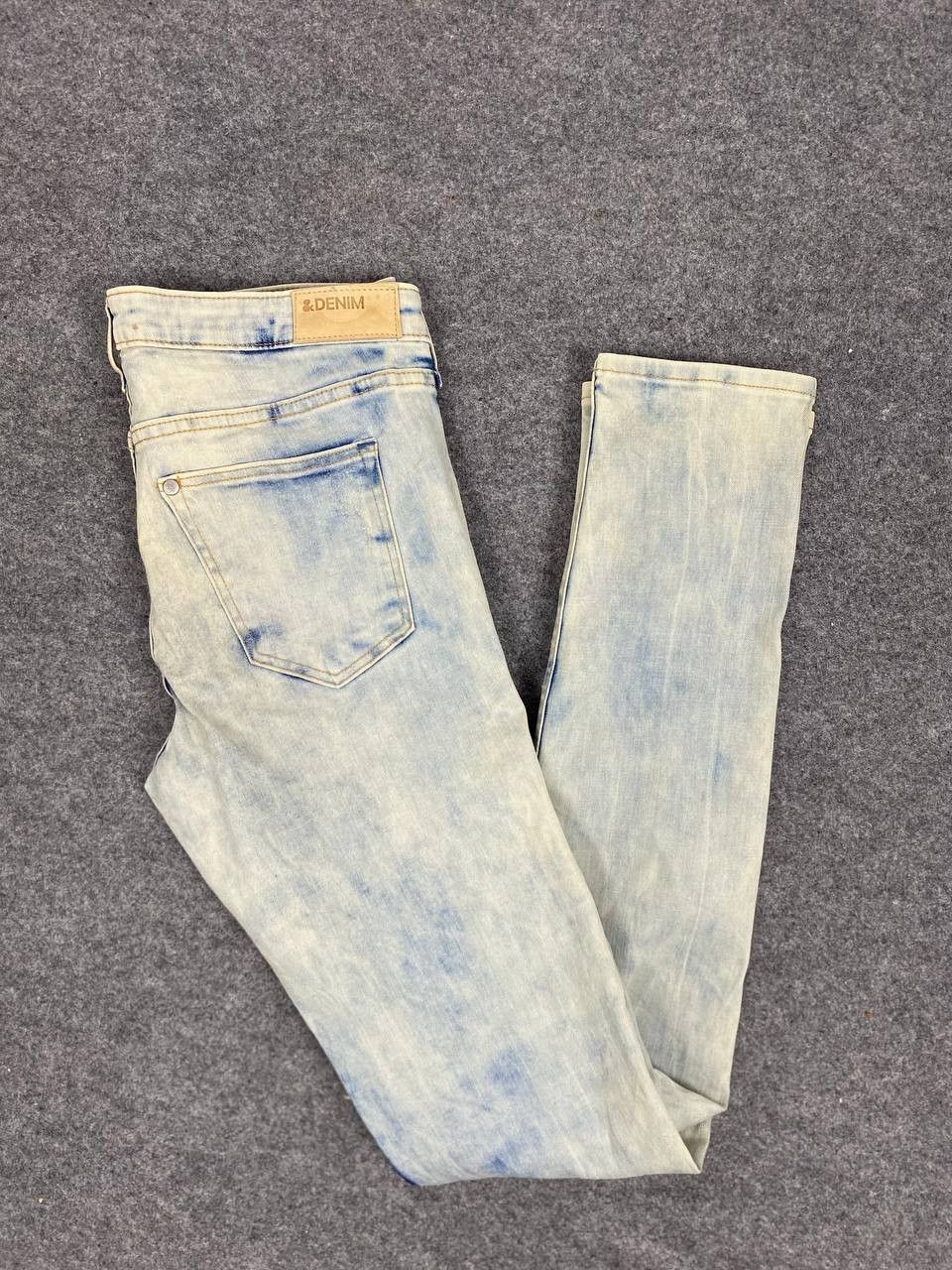 H&M & denim by H&M acid wash distressed denim Size US 32 / EU 48 - 2 Thumbnail