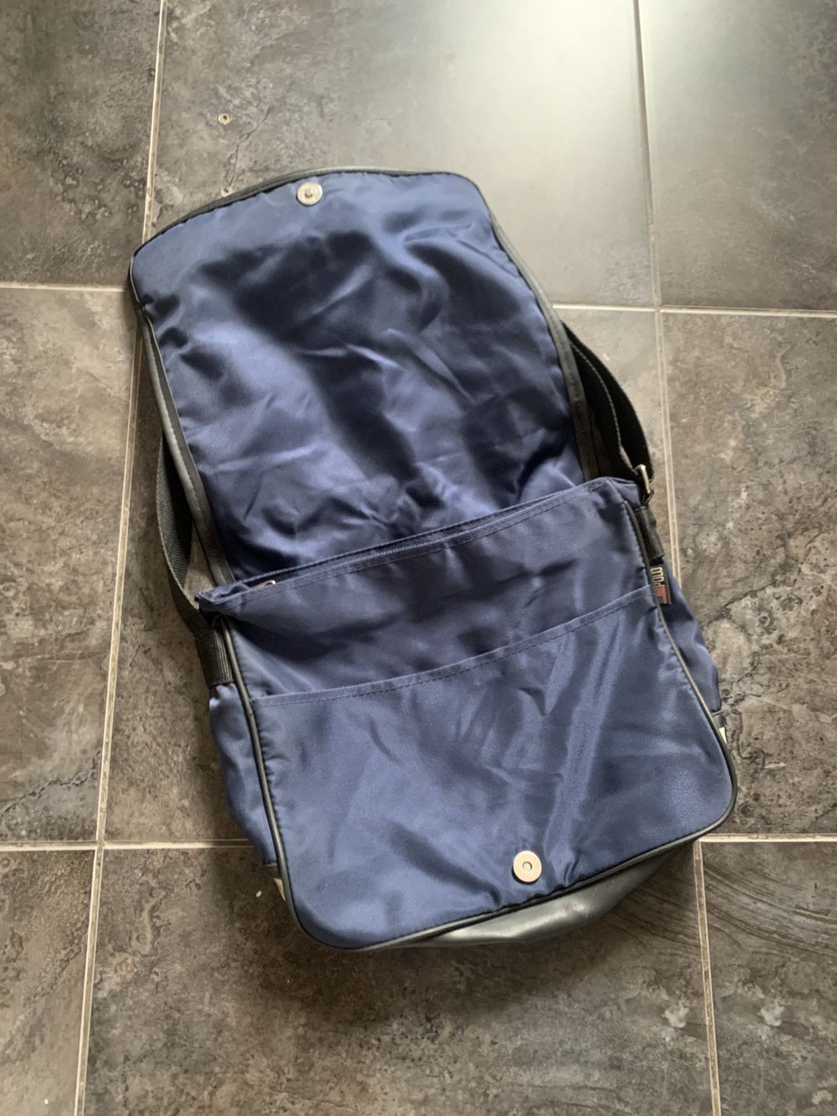 Ralph Lauren Sport 🔥🇺🇸 VINTAGE POLO SPORT BAG MASSENGER Y2K 🇺🇸🔥 Size ONE SIZE - 4 Thumbnail