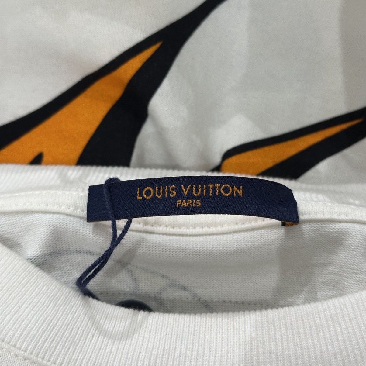 Louis Vuitton UNISEX LOUIS VUITTON SS21 CARTOON PRINT TEE SIZE SMALL Size US S / EU 44-46 / 1 - 11 Thumbnail