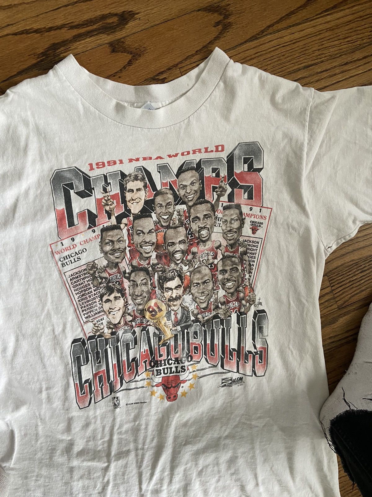 NBA × Salem Sportswear × Vintage Vintage Chicago bulls 1991 championship t shirt Size US L / EU 52-54 / 3 - 3 Thumbnail