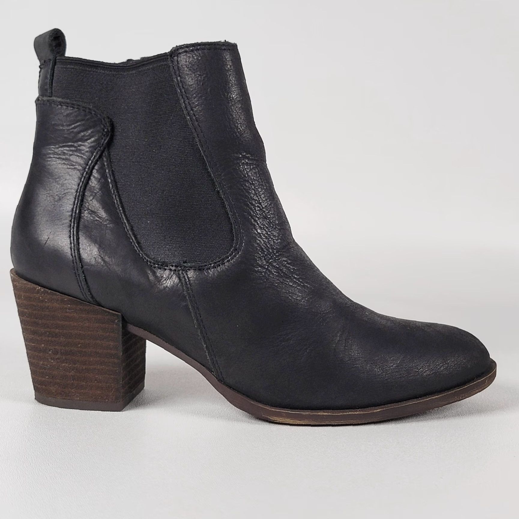 Lucky Brand Lucky Brand Women’s Bofrida Bootie, Black Ankle Booties, Size 9 M, Leather, Zip, Round Toe, Mid Heel, Black, Shoes, Womens Size US 9 / IT 39 - 4 Thumbnail