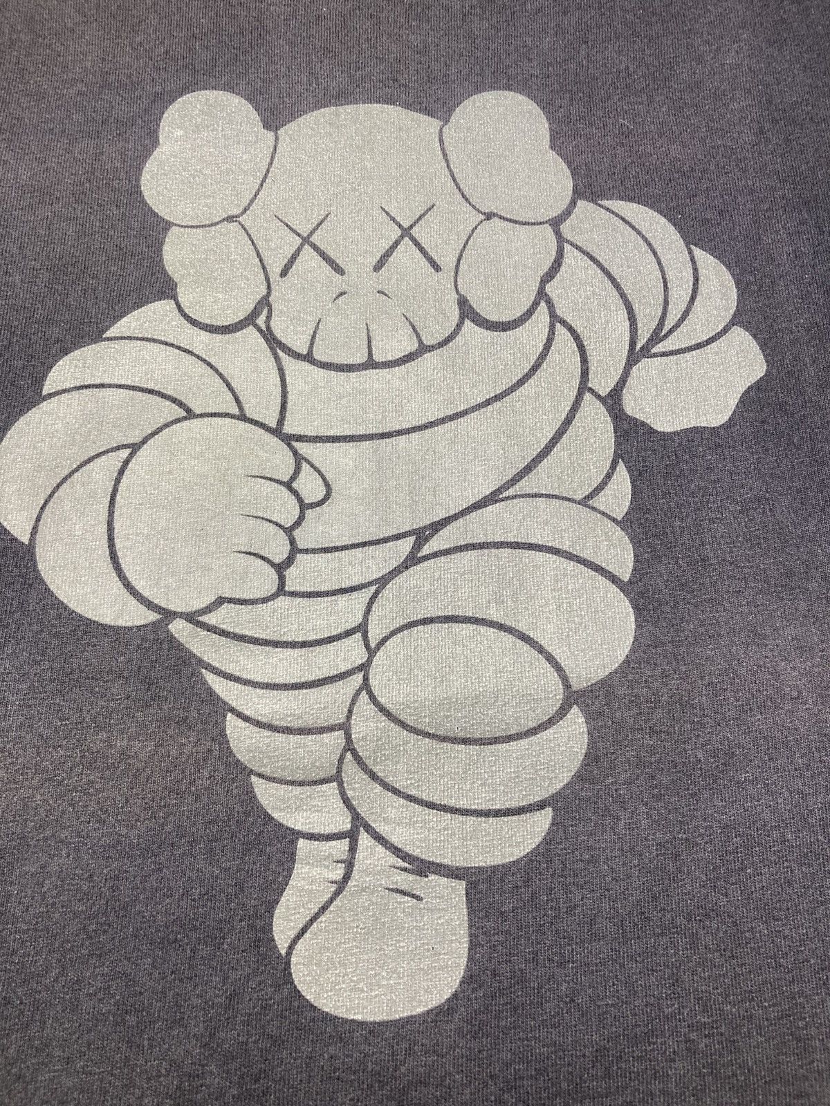 Japanese Brand × Kaws × Vintage Vintage Kaws One Chum Graphic Tee Bape 2000s 90s Art Graffit Size US S / EU 44-46 / 1 - 5 Thumbnail