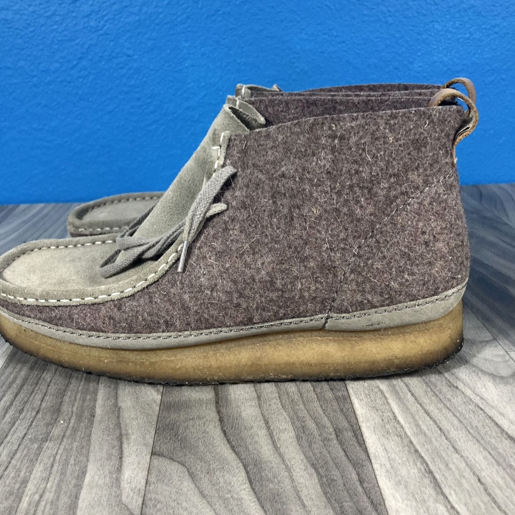 Clarks Originals Wallabee Boots Chukka Grey Brown Suede Wool  display picture 2