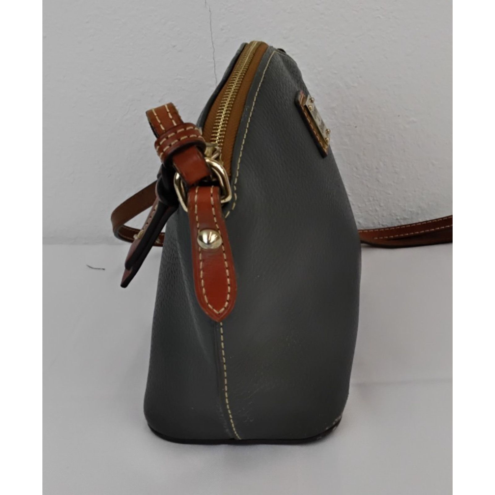 Dooney & Bourke Dooney & Bourke Domed Crossbody Bag Gray/Brown Leather Purse Size ONE SIZE - 5 Thumbnail