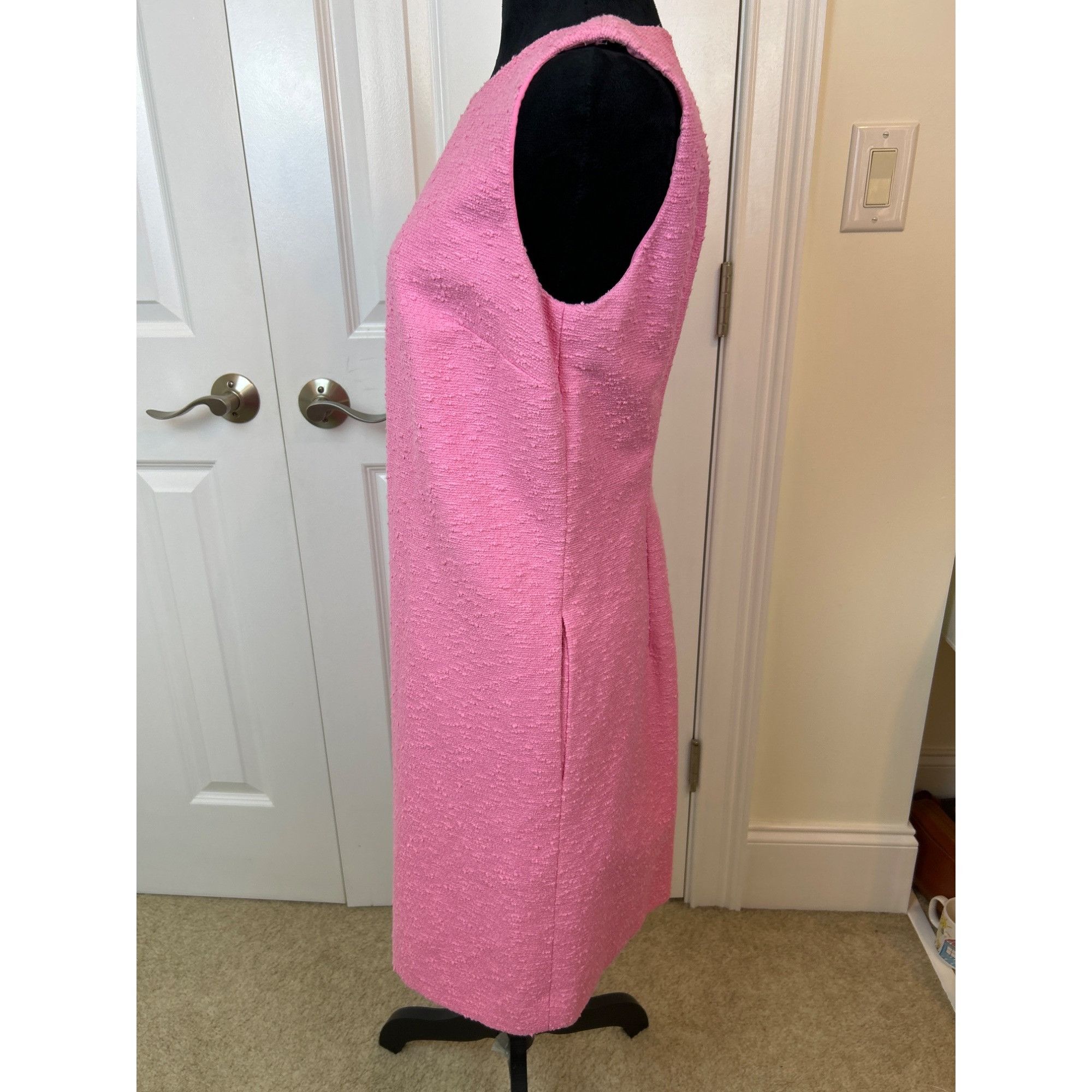Carolina Herrera Carolina Herrera Boucle Sleeveless Shift Dress in Candy Pink Size S / US 4 / IT 40 - 7 Thumbnail