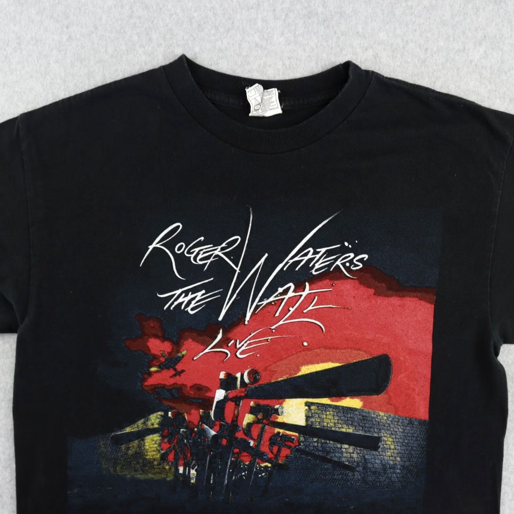 Vintage Pink Floyd Roger Waters Shirt Size Medium The Wall Live 2012 Concert Band Size US M / EU 48-50 / 2 - 7 Thumbnail