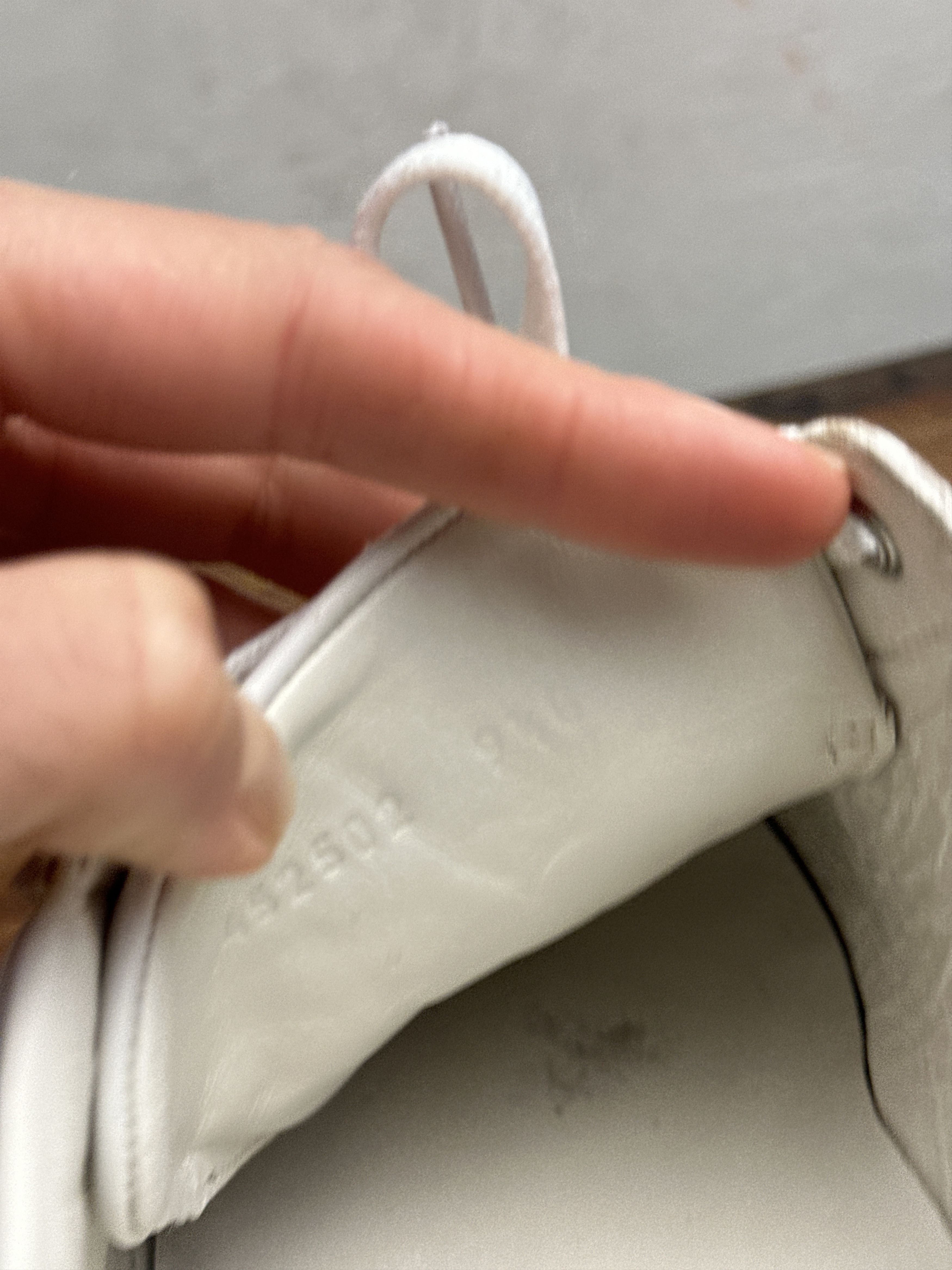 Gucci Gucci Gucci White Leather Ace Metallic Stars Low Top Size US 10 / EU 43 - 13 Thumbnail