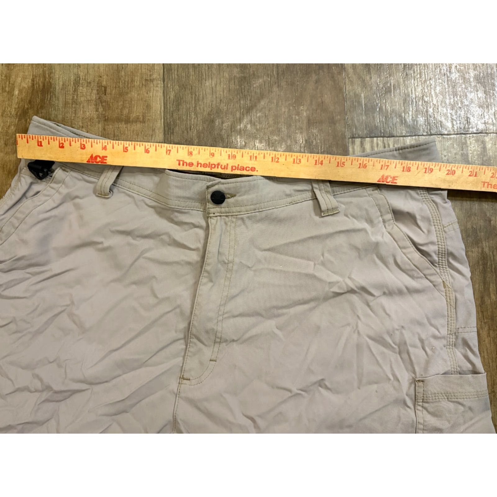 Wrangler Wrangler Cargo Shorts Mens 42 Beige Cargo Pocket Regular Waist 42 Outdoor Stretch Summer Winter Spring Fall Size US 42 / EU 58 - 3 Thumbnail