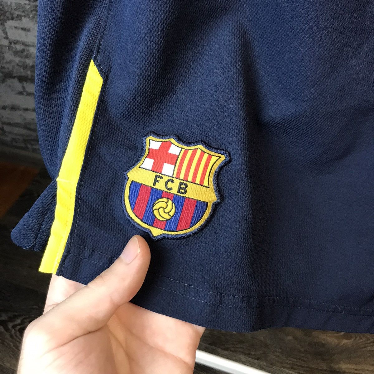 Vintage Vintage FC Barcelona Nike shorts, size L Size US 34 / EU 50 - 2 Thumbnail