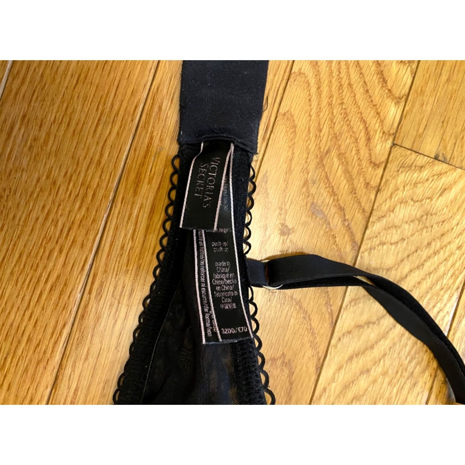 Victoria's Secret VINTAGE Victoria's Secret DREAM ANGELS Push-Up Plunge Bra 32DD Black Lace Size ONE SIZE - 5 Thumbnail