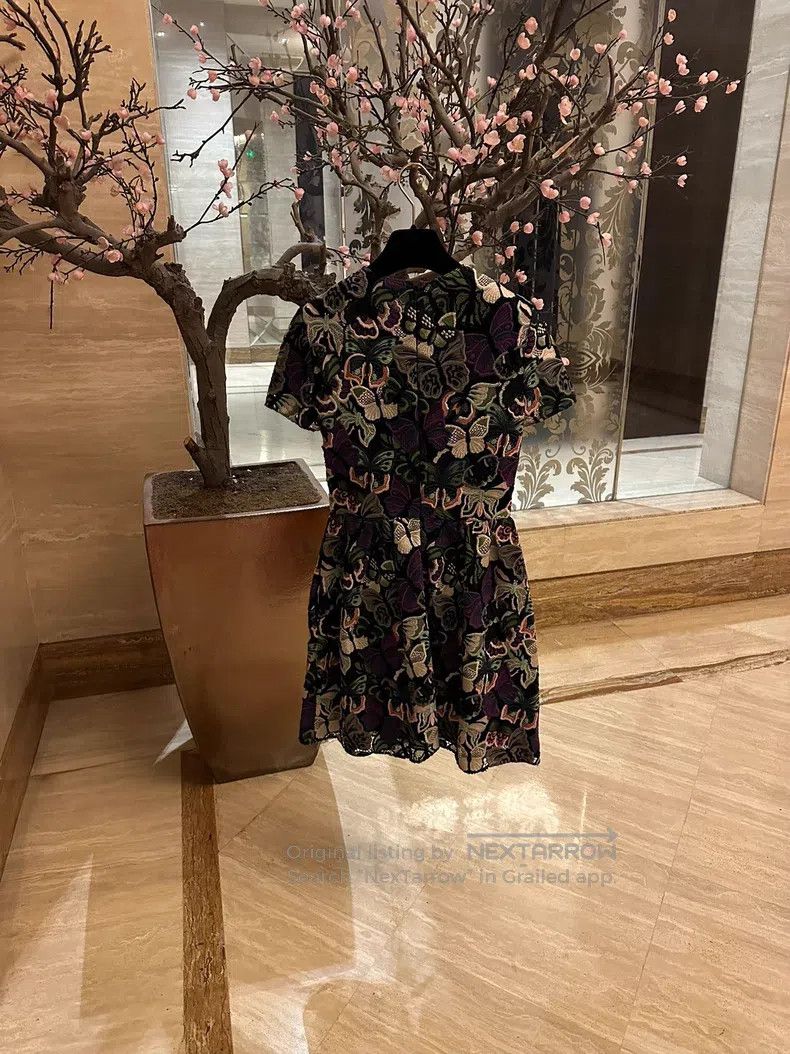 Valentino Valentino Black lotus leaf dress Size M / US 6-8 / IT 42-44 - 4 Thumbnail