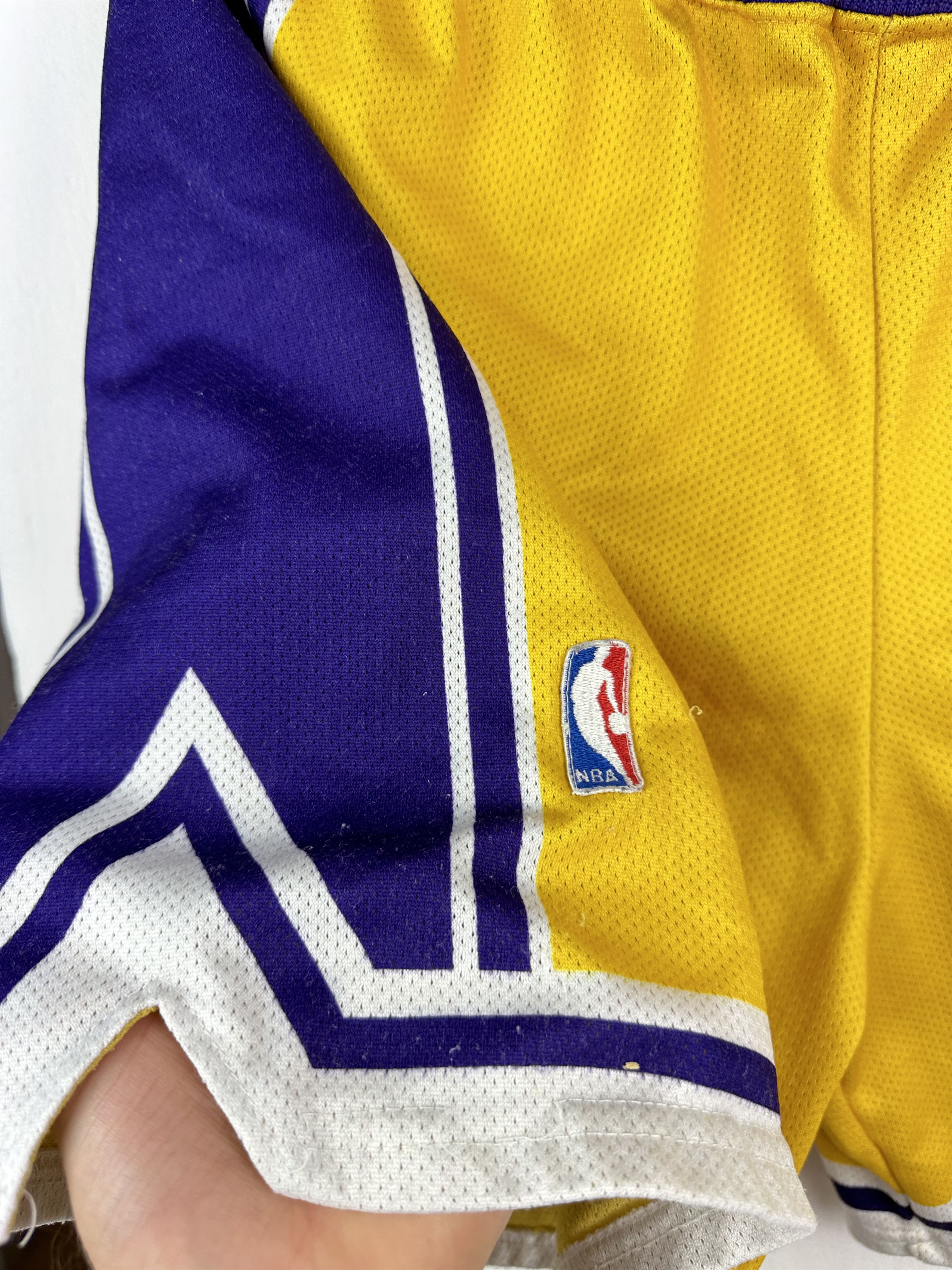 Champion Vintage Champion Lakers Shorts Bryant Era Rare NBA M Size US 32 / EU 48 - 5 Thumbnail