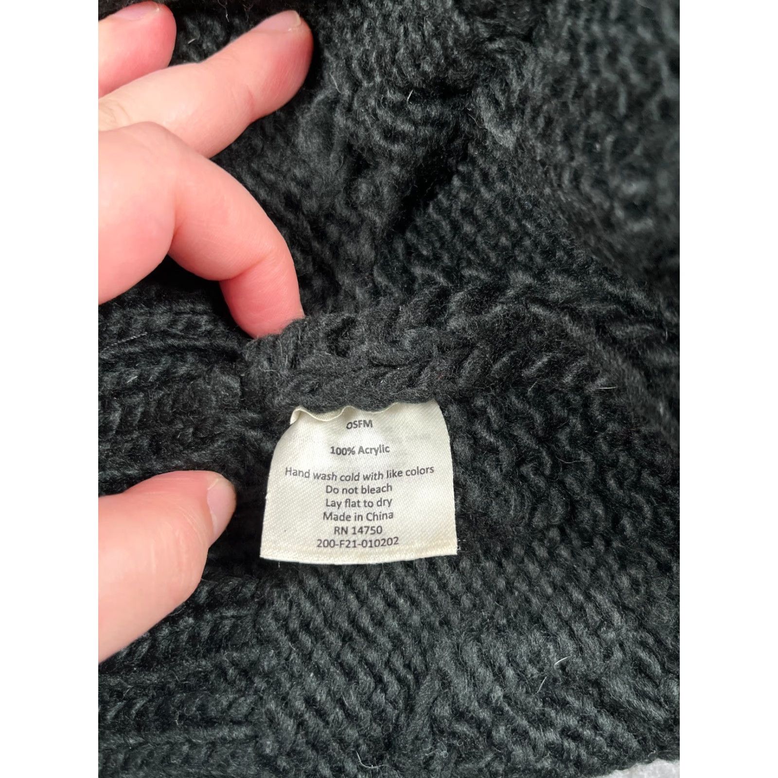 Vintage Berkshire Handkerchief Co Beanie Adult One Size Black Cable Knit Acrylic Pom Hat Size ONE SIZE - 8 Thumbnail