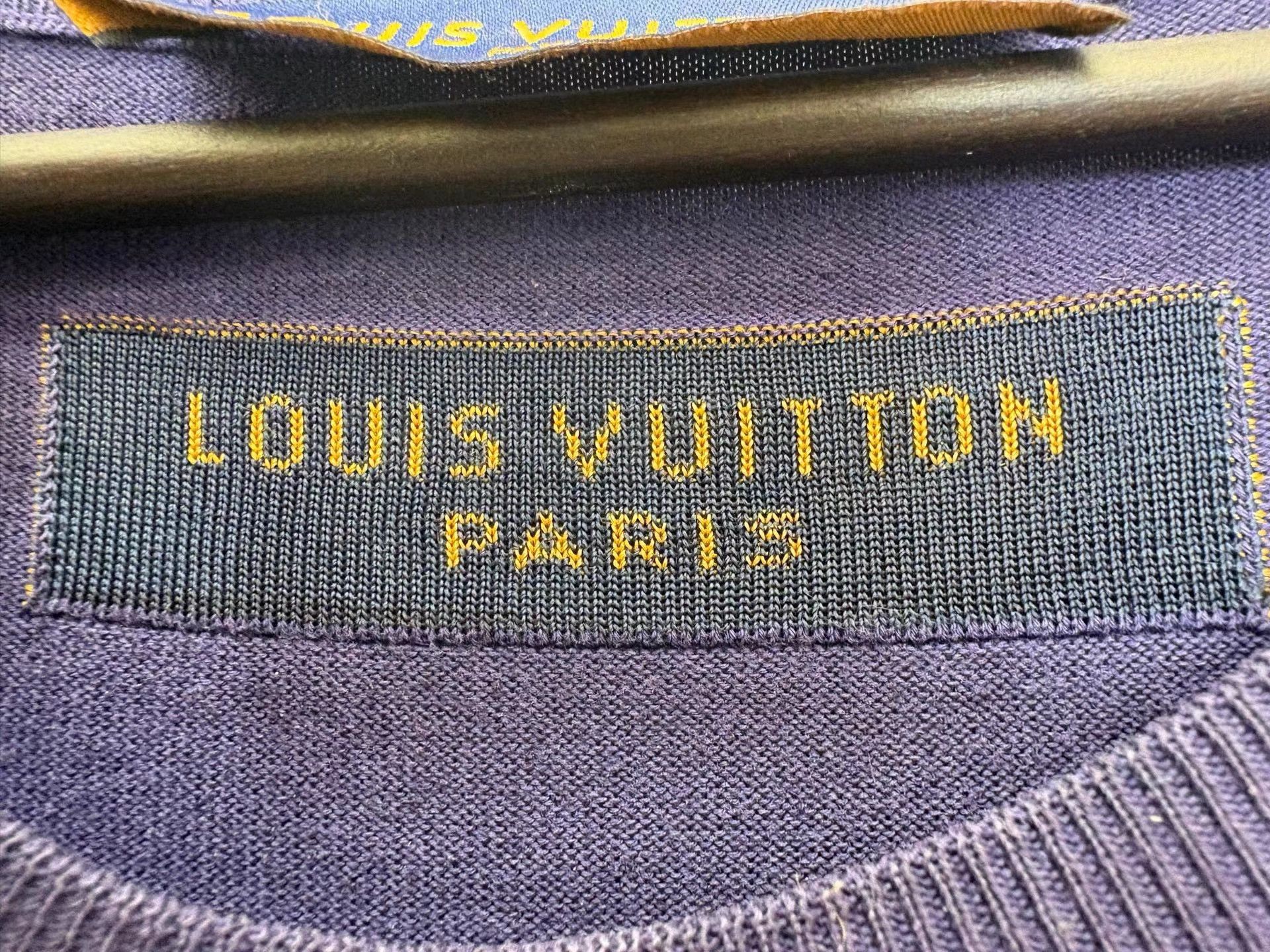 Louis Vuitton Louis Vuitton Artistic Logo Embroidered Knit T-shirt K36 Size US XL / EU 56 / 4 - 4 Thumbnail