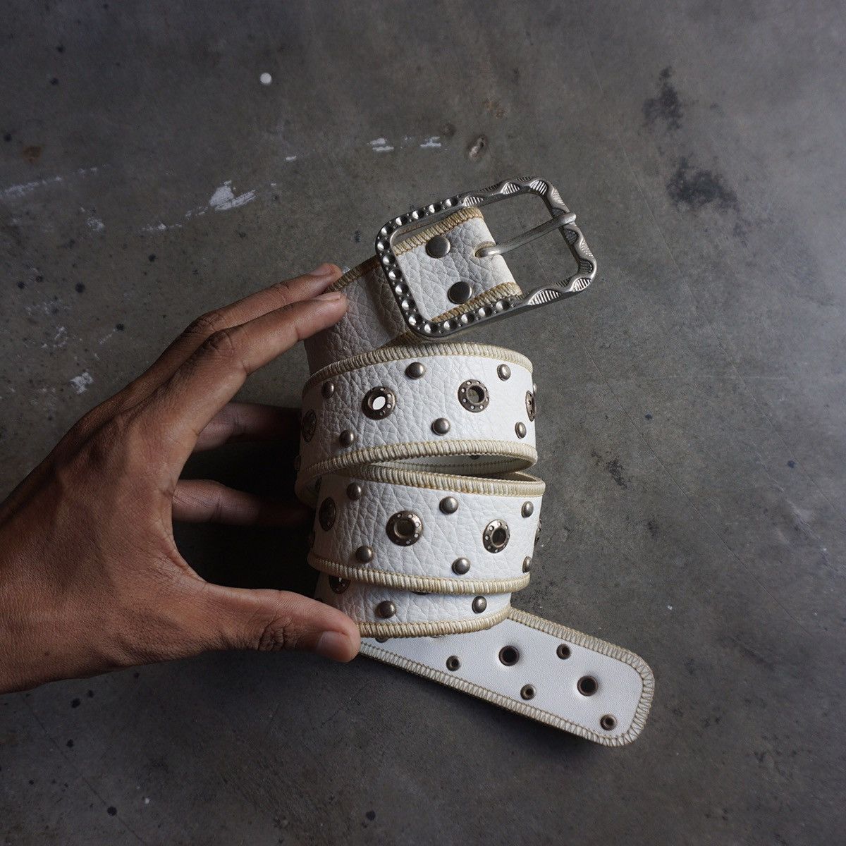 Japanese Brand White leather studded belt Size ONE SIZE - 2 Thumbnail