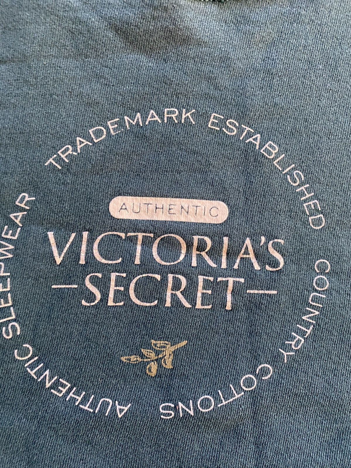 Victoria's Secret × Vintage Vintage 90’s Victoria’s Secret Cropped Crewneck Sweatshirt Size M / US 6-8 / IT 42-44 - 4 Thumbnail