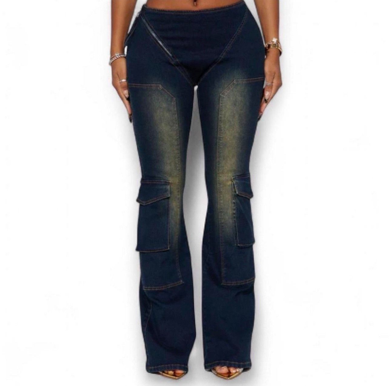 Fashion Nova Vintage-Inspired Y2K Low Rise Flare Cargo Jeans Size 27" / US 4 / IT 40 - 1 Thumbnail