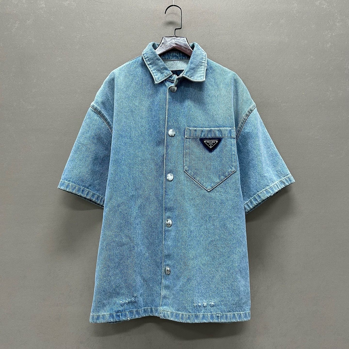 Prada Prada Logo Patch Denim Shirt Size S Size US S / EU 44-46 / 1 - 1 Thumbnail