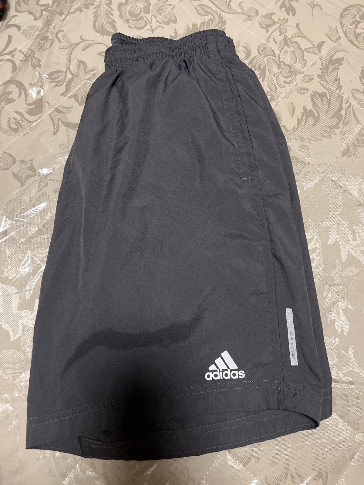 Adidas Adidas shorts Size US 30 / EU 46 - 2 Thumbnail