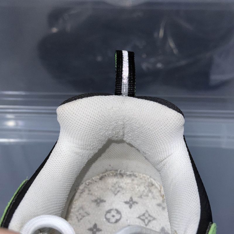 Louis Vuitton Louis Vuitton Green Runner Tatic Casual Shoes - Size US 8.5 / EU 41-42 - 7 Thumbnail