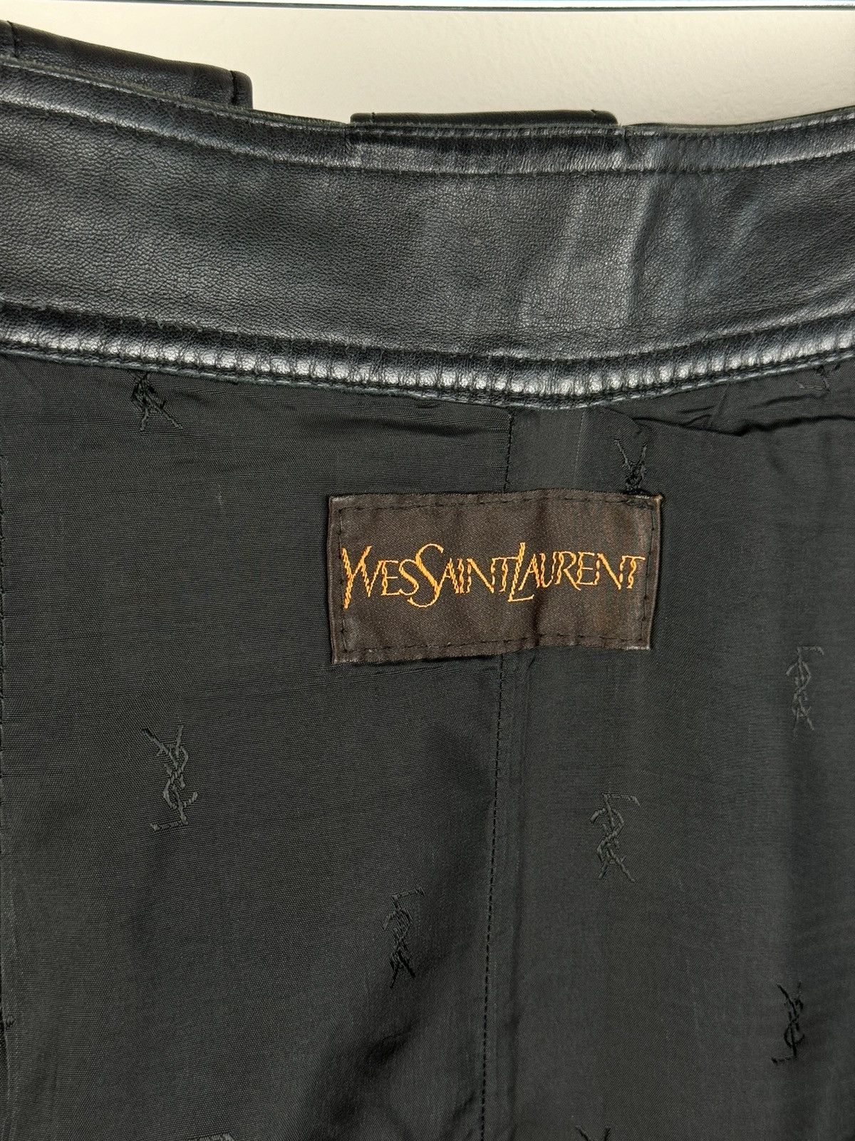 Leather × Yves Saint Laurent Vintage leather skirt Yves Saint Laurent original luxury Size 34" / US 12 / IT 48 - 4 Thumbnail