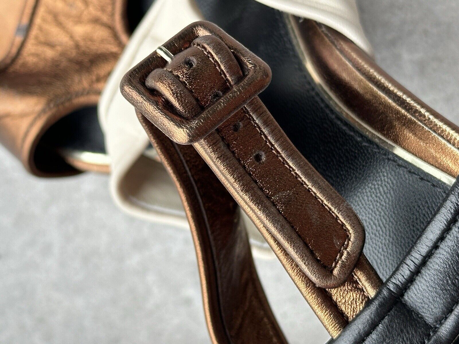 Gucci Gucci Hight Heel Gold Leather Platform Sandals Size 41 Size US 11 / IT 41 - 10 Thumbnail