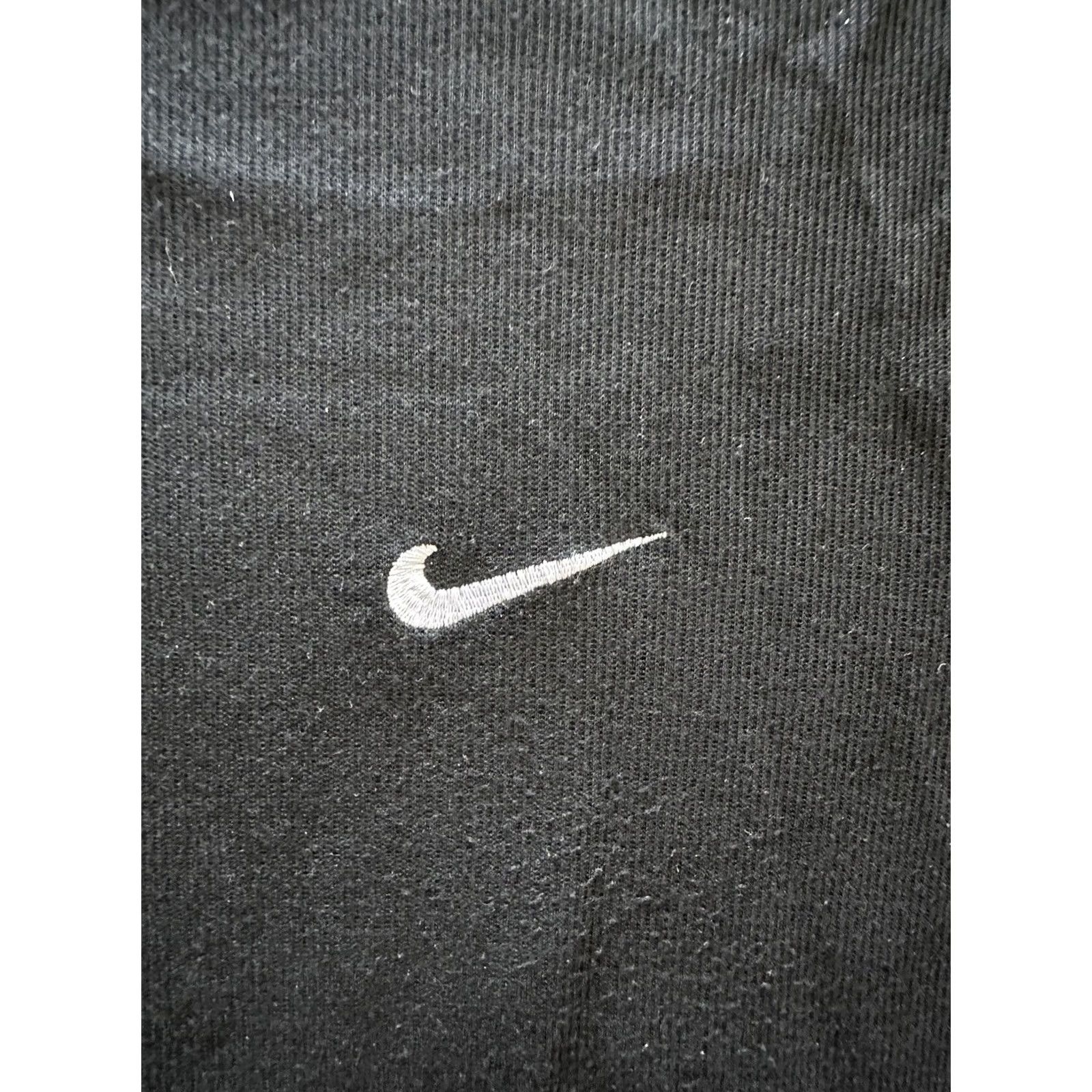 Nike VINTAGE Nike Swoosh Embroidered Shirt XL Black USA Made In USA Crew Neck Short Sleeve Mens 90s Nike Air Logo RARE Size US XL / EU 56 / 4 - 2 Thumbnail