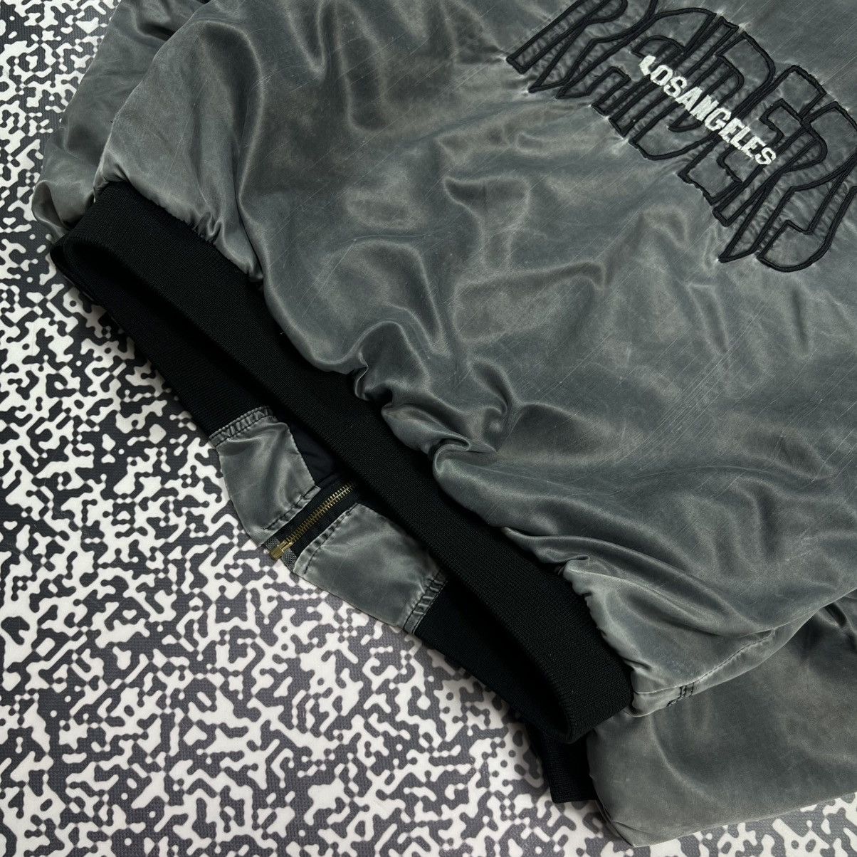 NFL Vintage 90s NFL Raiders LA Bomber Jacket Retro USA Style Size US M / EU 48-50 / 2 - 11 Thumbnail
