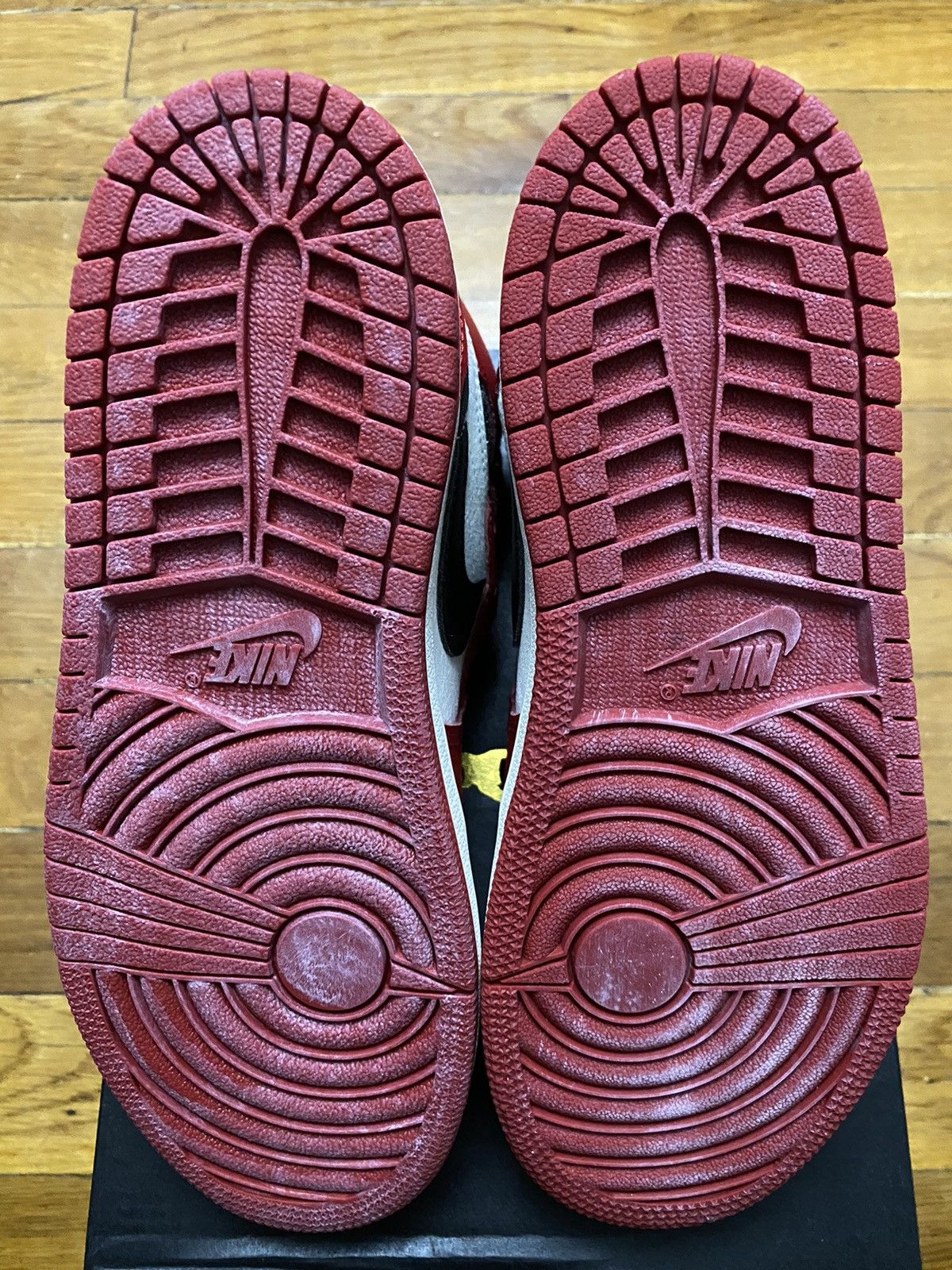 Jordan Brand × Nike Size 3Y / 4.5W - Jordan 1 Retro High OG Chicago Red PS Size US 4.5 / IT 34.5 - 6 Thumbnail