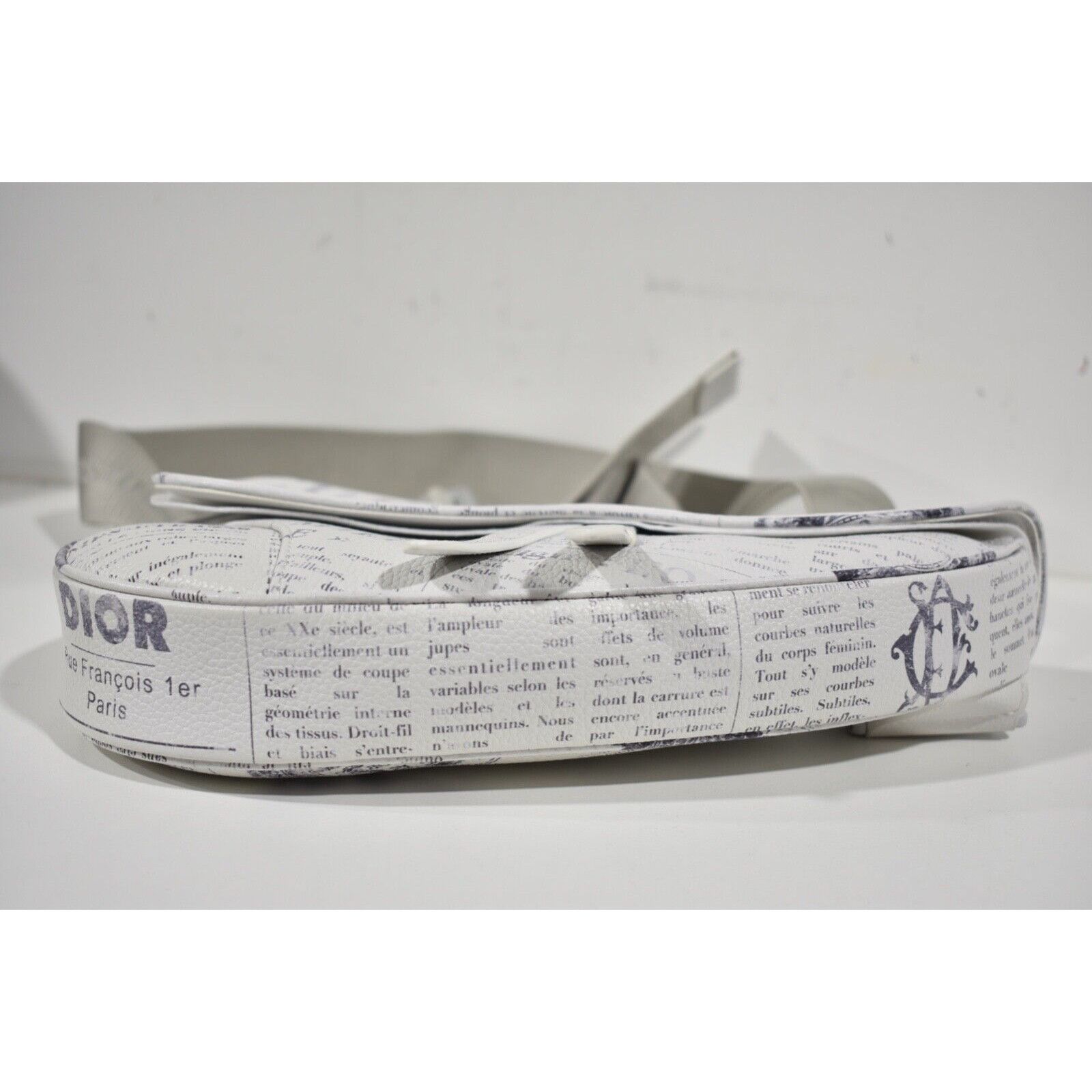 Dior Dior x Daniel Arsham Newspaper Saddle Crossbody Fanny Bag Size ONE SIZE - 12 Thumbnail