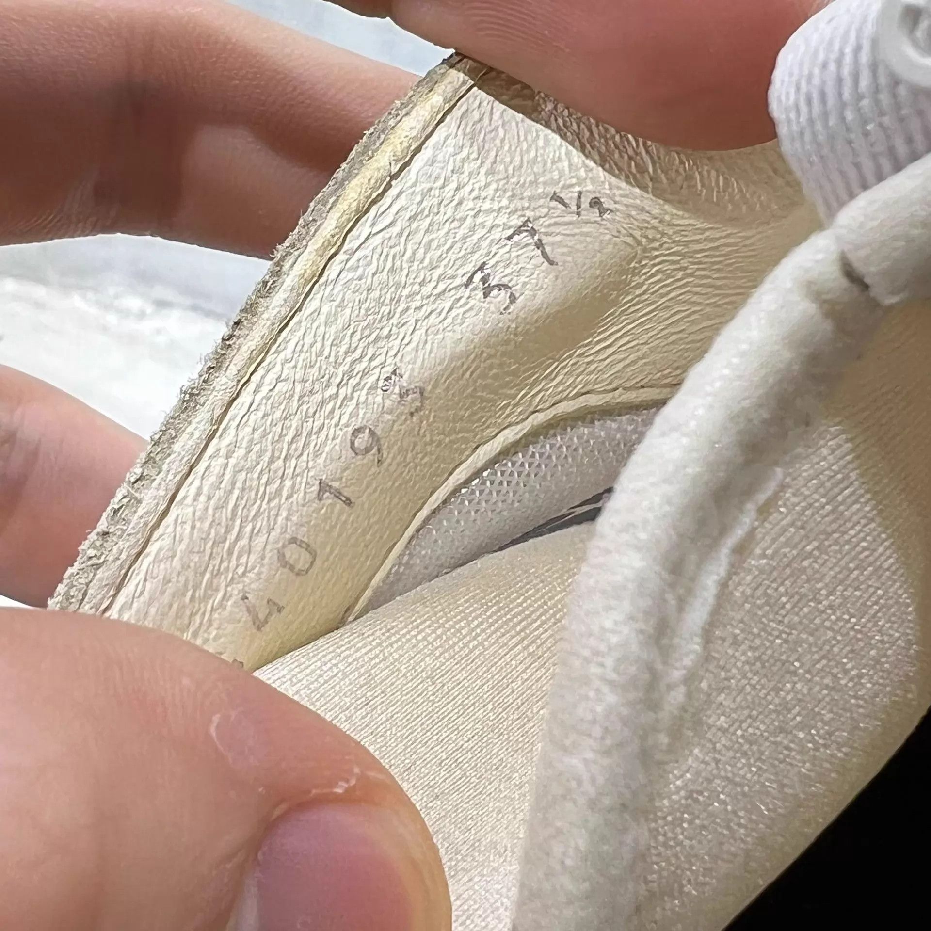 Chanel Chanel Gray-Brown Suede Colorblock Sneakers EU 38 Size US 7.5 / IT 37.5 - 8 Thumbnail