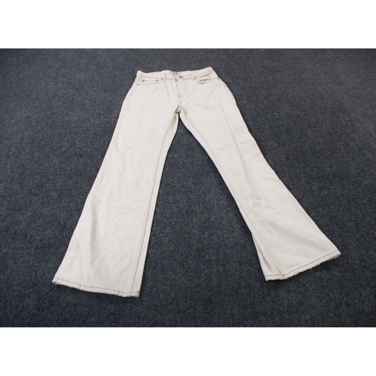 Free People Free People Jeans Womens 28 White Denim Flared Hippie Slimming Casual Regular Cotton Denim 33 Inseam Girls? Size 28" / US 6 / IT 42 - 2 Thumbnail