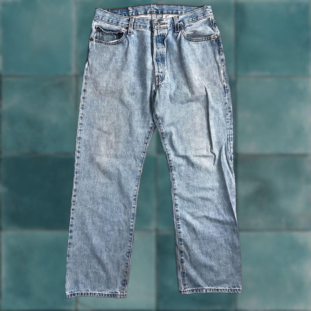 Levi's VINTAGE Levi's 501 Jeans Straight 35x32 Blue Light Wash 32x29 Denim Cotton 5-Pocket Mens Regular Size US 35 - 1 Thumbnail