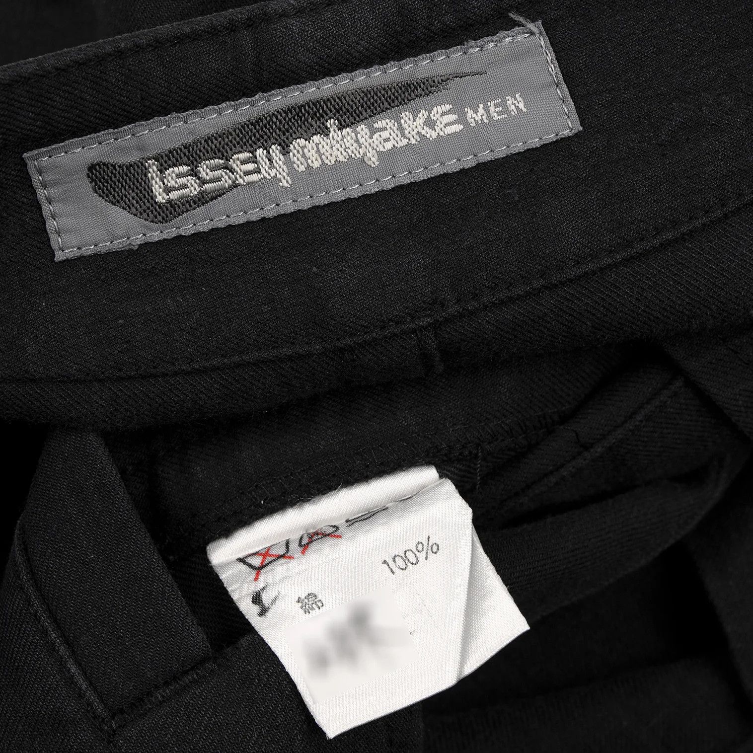 Issey Miyake Cotton Layered No-Collar Jacket in Black Size M Size US M / EU 48-50 / 2 - 18 Thumbnail