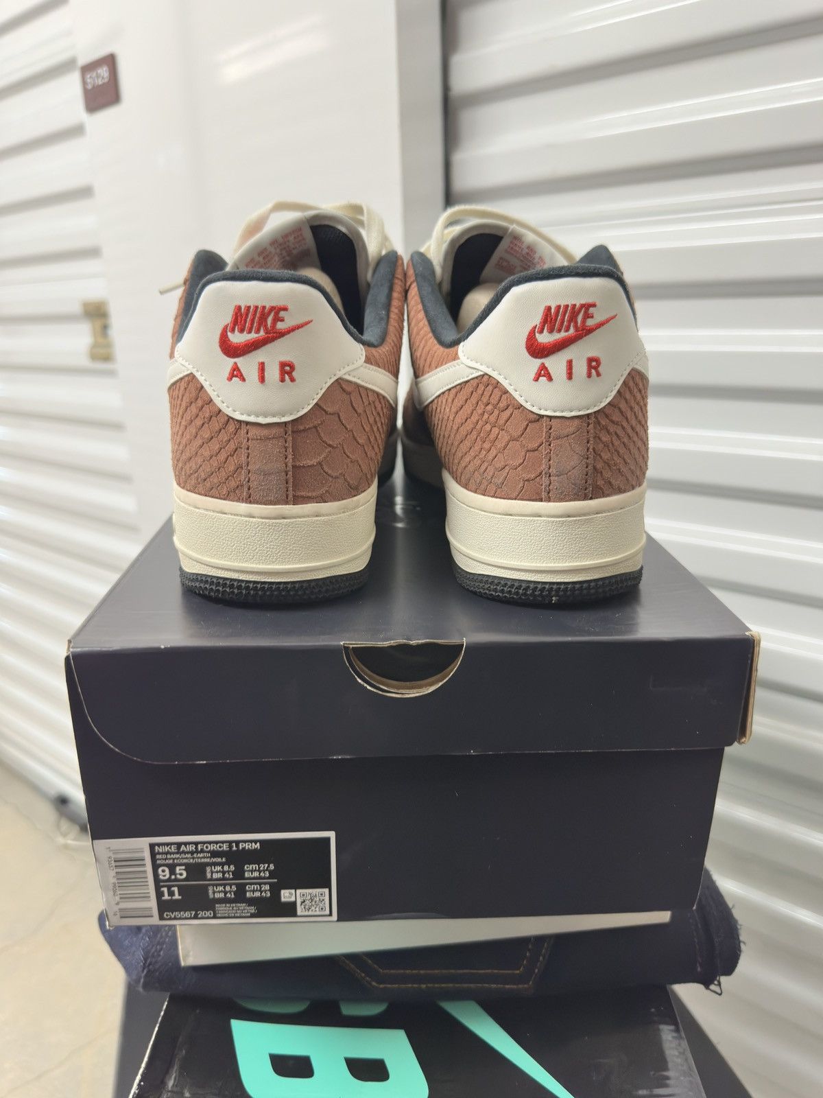 Nike Nike Air Force 1 PRM Size US 9.5 / EU 42-43 - 4 Thumbnail