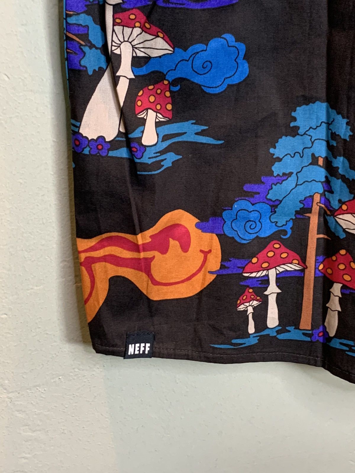 NEFF *RARE* New NEFF Mushroom Forest Smiley Face Button Shirt - M Size US M / EU 48-50 / 2 - 4 Thumbnail